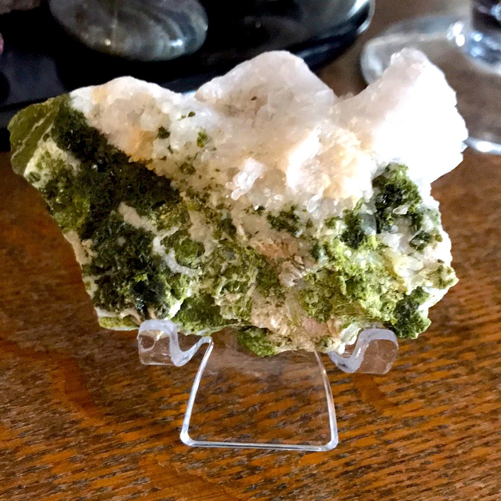 Epidote specimen